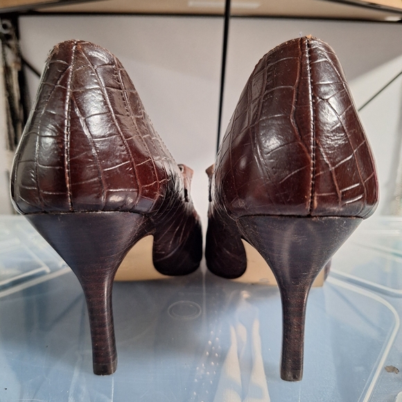 Issac Mizrahi Brown Leather Pumps with Adjustable Ankle Strap - Size 7 - Picture 3 of 8